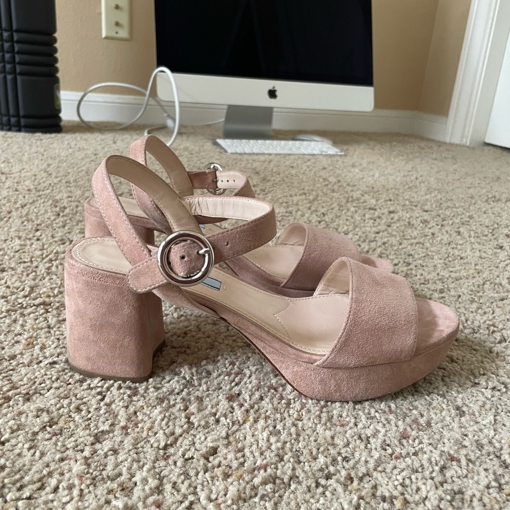 Prada suede sandals good condition!